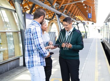 konduktør og kunder
