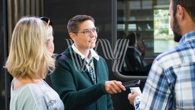 Konduktør og kunder