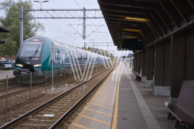 Tog på Eidvoll stasjon