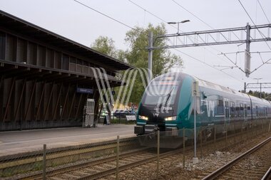 Tog på Eidvoll stasjon