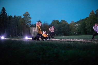 Lysvandring langs Brumunda