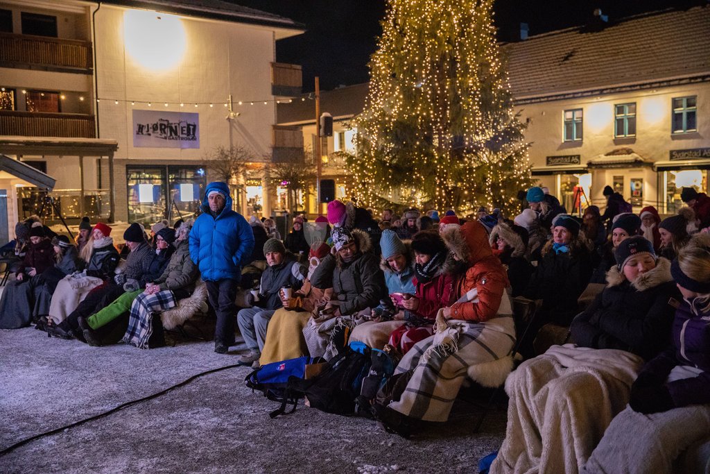 Lova actually filmvisning på torget