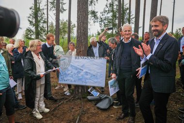 Jonas Gahr Støre og Jan Christian Vestre på sykehustomta