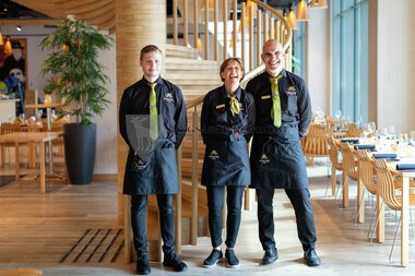 Wood Hotel by Frich´s  ansatte og restaurant