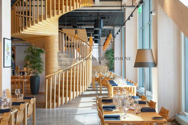 Wood Hotel by Frich´s  ansatte og restaurant