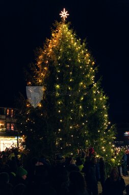 Julegrantenning og jul i Moelv