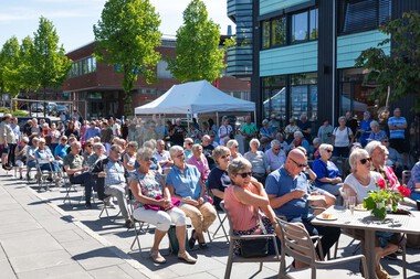 Kakefest i Moelv grunnet regjeringens sykehusvedtak