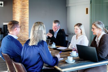 Møteillustrasjon ansatte 