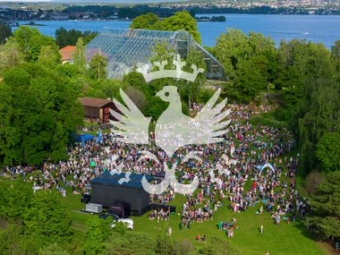 Folkemenge ved Domkirkeodden