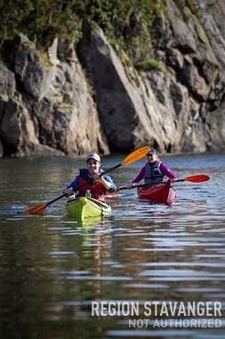 Kayaking ved Nesvåg havn 