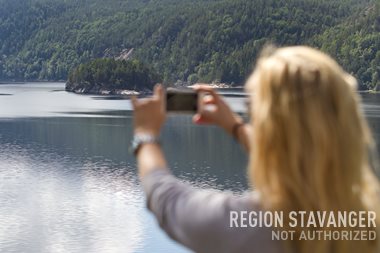 Sirdalsvatnet, Astridholmen