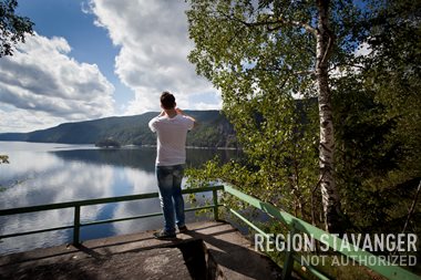 Sirdalsvatnet, Astridholmen