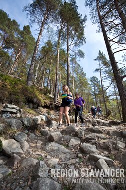 På vei opp til Preikestolen