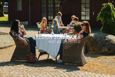 Ut i Sandnes Kronen Gaard 03