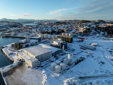 VivoMega Kristiansund dronefoto vinter 2025 fabrikk og administrasjon