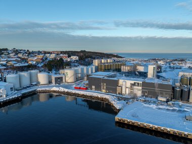 VivoMega Kristiansund dronefoto vinter 2025 fabrikk og administrasjon
