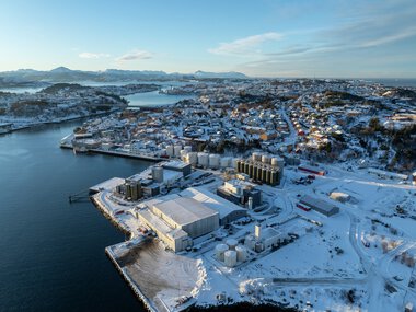 VivoMega Kristiansund dronefoto vinter 2025 fabrikk og administrasjon