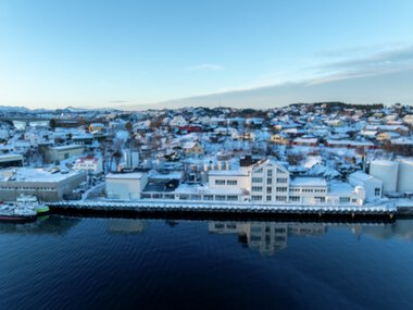 VivoMega Kristiansund dronefoto vinter 2025 fabrikk og administrasjon