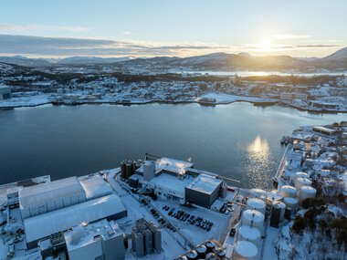 VivoMega Kristiansund dronefoto vinter 2025 fabrikk og administrasjon