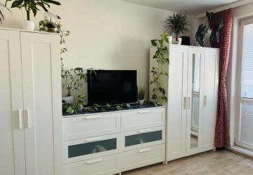 Reality Prenajmeme kompl.zariadenú garsónku s loggiou po rekonštrukcii, cena s Energiami a internetom