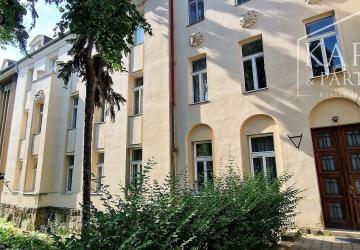Reality Štýlový  3 izbový priestor na bývanie alebo podnikanie na lukratívnej adrese Bratislavy – Pa