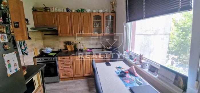 Reality Na PREDAJ slnečný komplet zrekonštruovaný trojizbový byt /84 m2 / na Rúbanisku III. v Lučenci