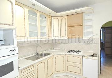 Reality Exkluzívna ponuka! Na predaj 3 izbový byt na ul.M.Rázusa 70m2