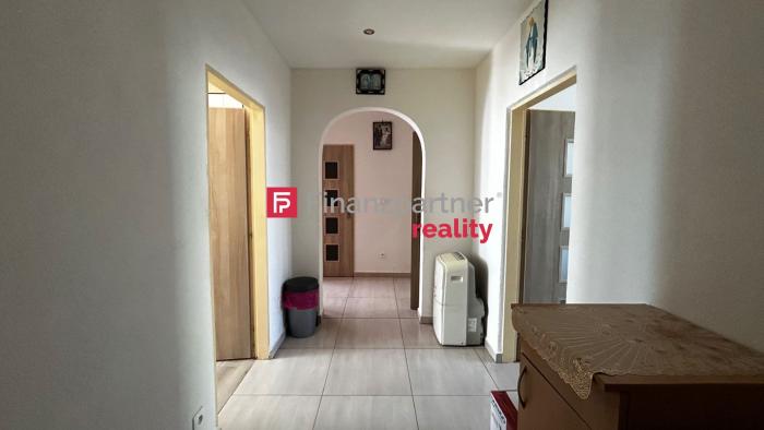Reality REZERVOVANÝ Zrekonštruovaný slnečný 3 izbový byt, Piešťany