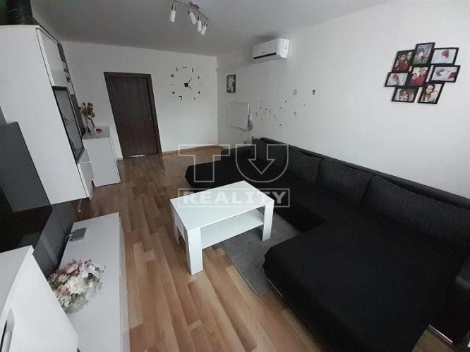Reality IBA U NÁS 3-IZBOVÝ BYT VRBOVÉ 81m2