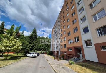Reality ZNÍŽENÁ CENA 3-izbový byt na rekonštrukciu – Handlová