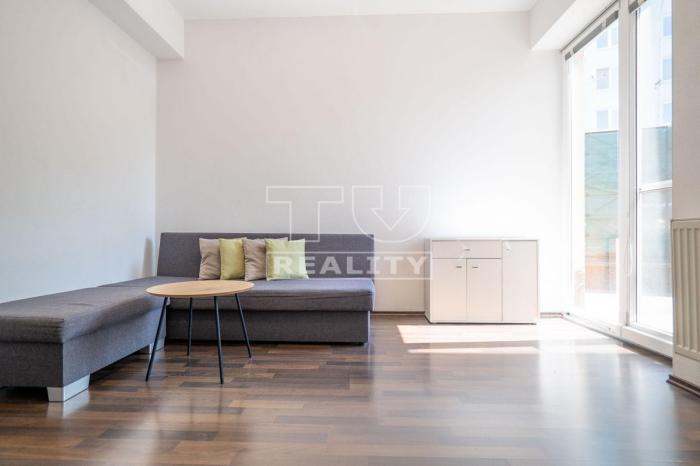 Reality EXKLUZÍVNE IBA U NÁS! 2-IZBOVÝ BYT 53 M2 S TERASOU 15 M2 V CENTRE TRENČÍNA