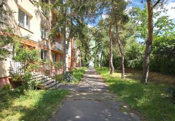 Reality PNORF – priestranný  2i byt, 66 m2, 2x balkón, pivnica, Vinohradská ul.