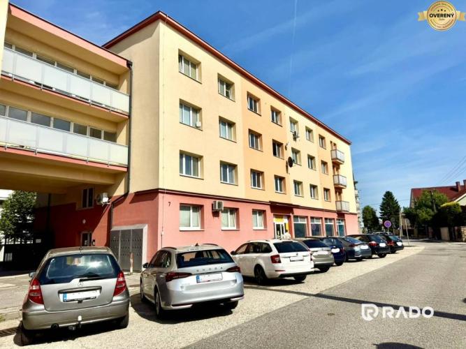 Reality RADO | IBA U NÁS!! Zariadený TEHLOVÝ 1-izb. byt 37 m2, Bratislava