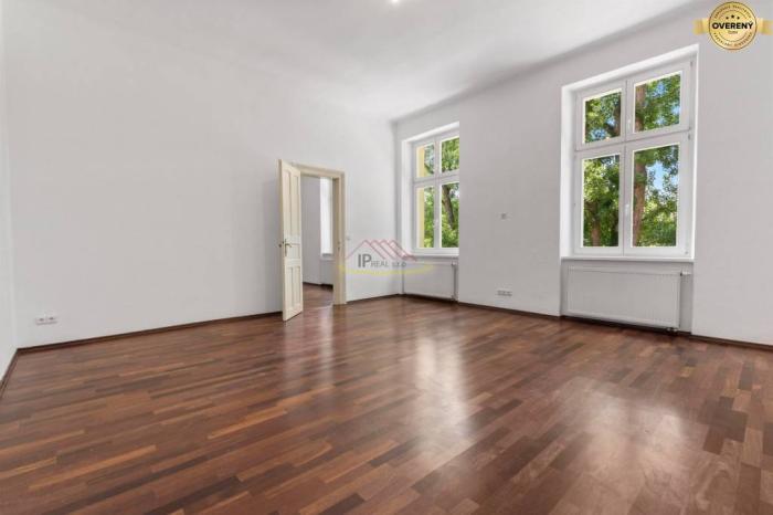 Reality Výnimočný, priestranný 3 izbový byt pri Prezidentskom paláci