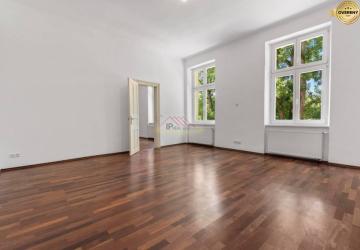 Reality Výnimočný, priestranný 3 izbový byt pri Prezidentskom paláci