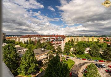 Reality Košice - Staré Mesto, veľký 1-izbový byt 49 m2, Novomeského