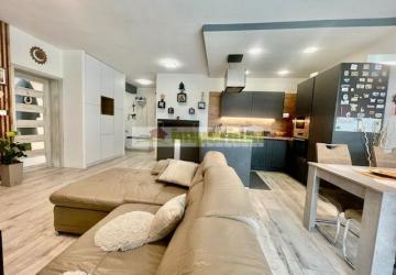 Reality PREDAJ - štýlový veľkometrážny 2 izb. byt, 62 m2 + 1 parkovacia plocha, uzamknutý areál s po