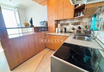 Reality 2,5 izbový byt s potenciálom !! 43,5, lokalita Vajnory