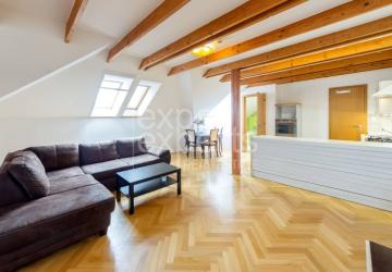 Reality REZERVOVANÉ Podkrovný 2i byt 90m2, s A/C v historickej vile v centre