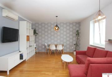 Reality 2-izbový kompletne, moderne zariad.byt v Centre, Medená ul. s balkónom