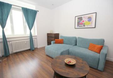 Reality 2-izb.Staré Mesto (Laurinská ul.) 3/5p. s balkónom, pešia zóna,