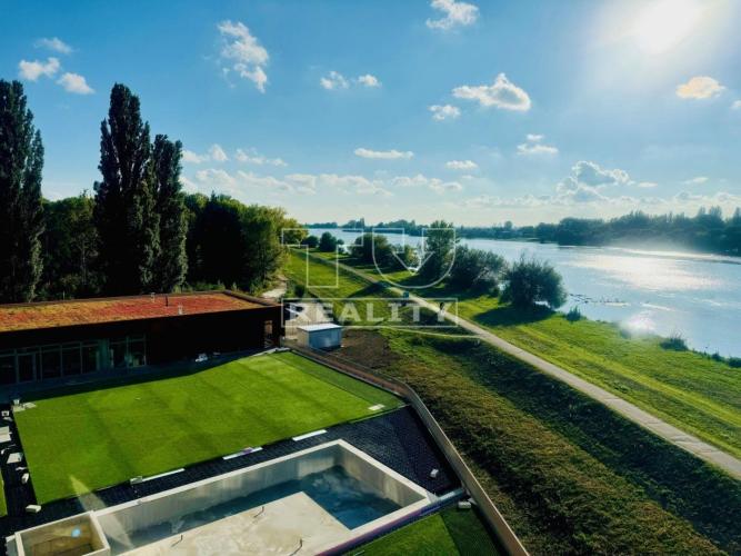 Reality TUreality ponúka na predaj investičný apartmán s terasou a garážovým státím