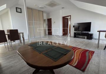 Reality ZARIADENÝ VEĽKOMETRÁŽNY 2 IZBOVÝ BYT V CENTRE MESTA, VÝŤAH, KLIMATIZÁCIA, 96m²
