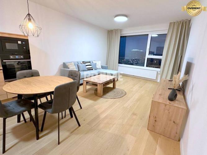 Reality MODERNÝ 2i BYT, LOGGIA, VÝHĽAD NA BRAT.HRAD, PAKRING, KLINGERKA