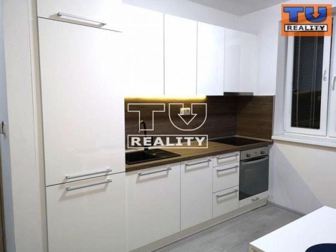 Reality PRIPRAVUJEM DO PONUKY: Veľký 3i byt 80 m² + loggia Vrakuňa