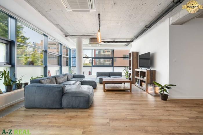 Reality Luxusný 4-izbový apartmán v srdci Starého Mesta na predaj