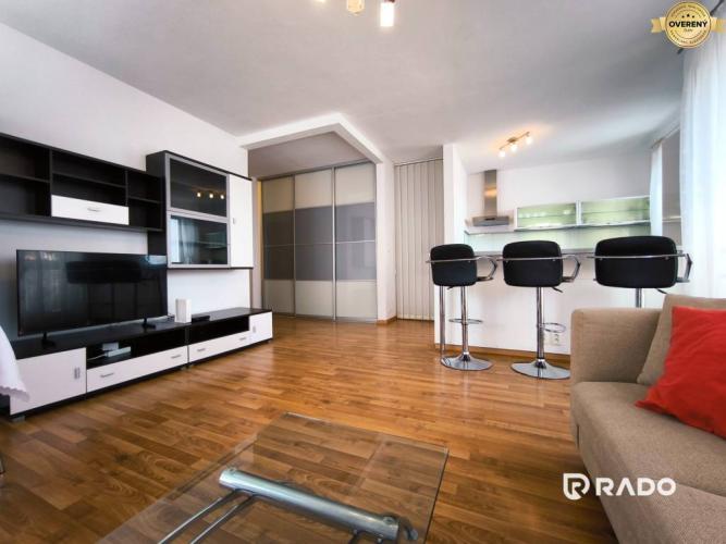 Reality RentHub | 3i byt | Priestranný | Parkovanie | Karlova Ves