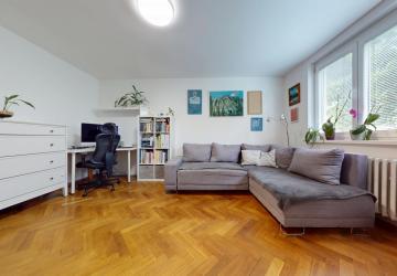 Reality Menší 2i byt 48m, zv. prízemie/4, TEHLA, pivnica, Hradištná ul., DNV, zeleň, v dosahu cyklotrasa
