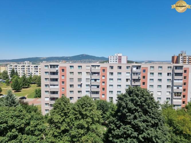 Reality PREDAJ- Priestranný 2 izbový byt s krásnym výhľadom - Nitra, Klokočina