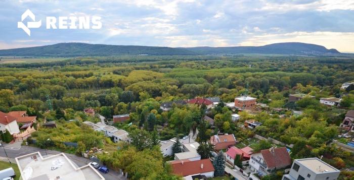 Reality Luxusný novo zrekonštruovaný 4 izbový byt na Jamnického ul., 87 m2